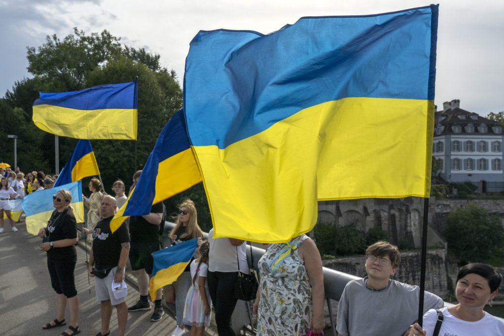 Basler bildeten «Kette des Friedens»  zum ukrainischen Nationalfeiertag