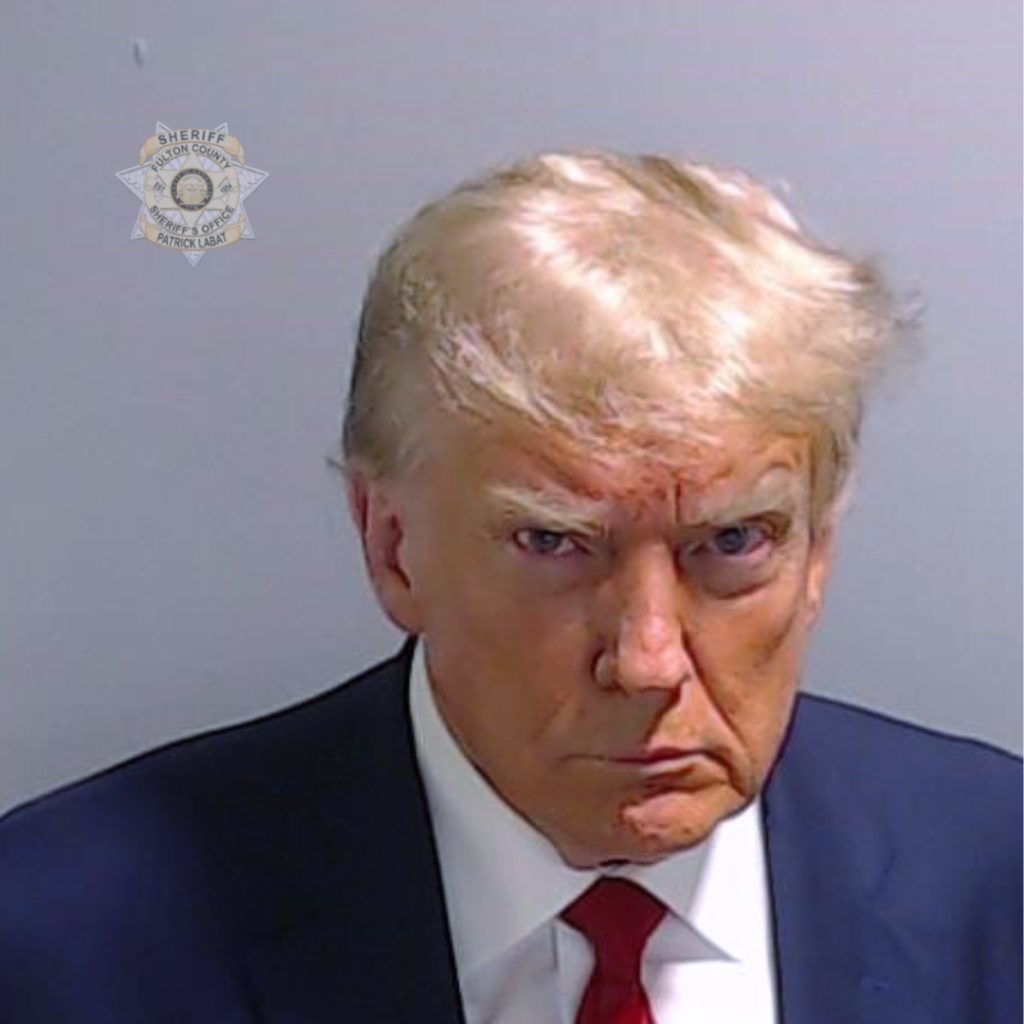 Behörden veröffentlichen Polizeifoto von Donald Trump