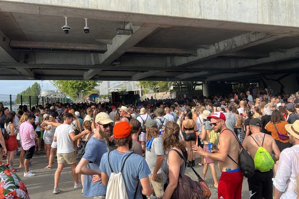 Harte Bässe in brütender Hitze am  «Beat on the Street»