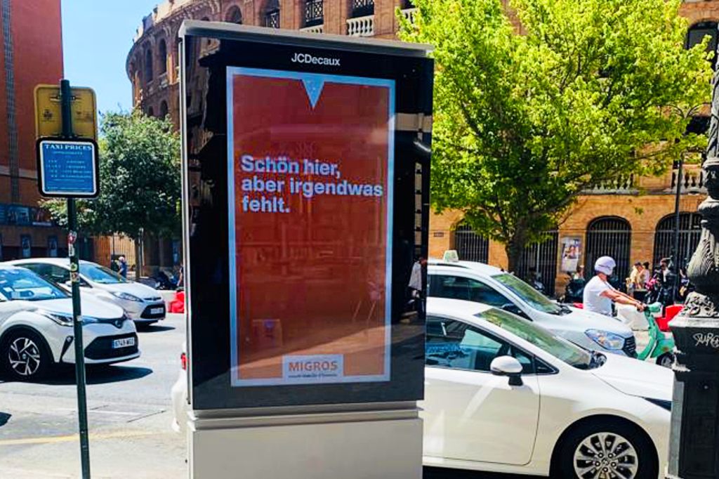 Darum hängt in Valencia ein Migros-Plakat