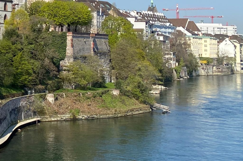 Rheinufer zwischen Wettsteinbrücke und Pfalz wird saniert