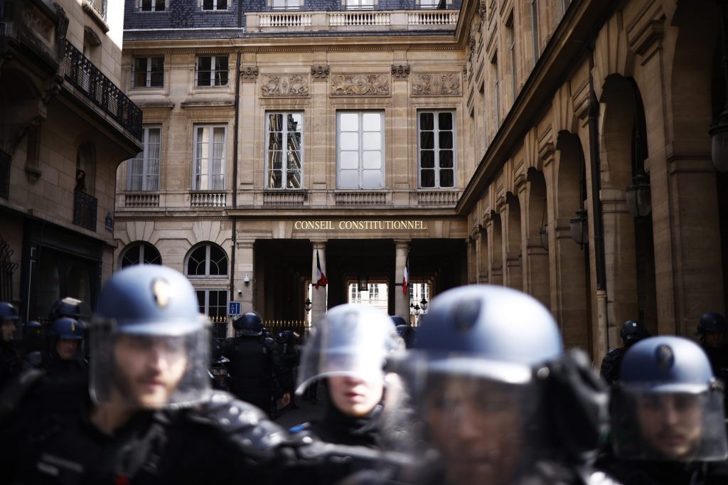 Umstrittene Rentenreform in Frankreich tritt in Kraft