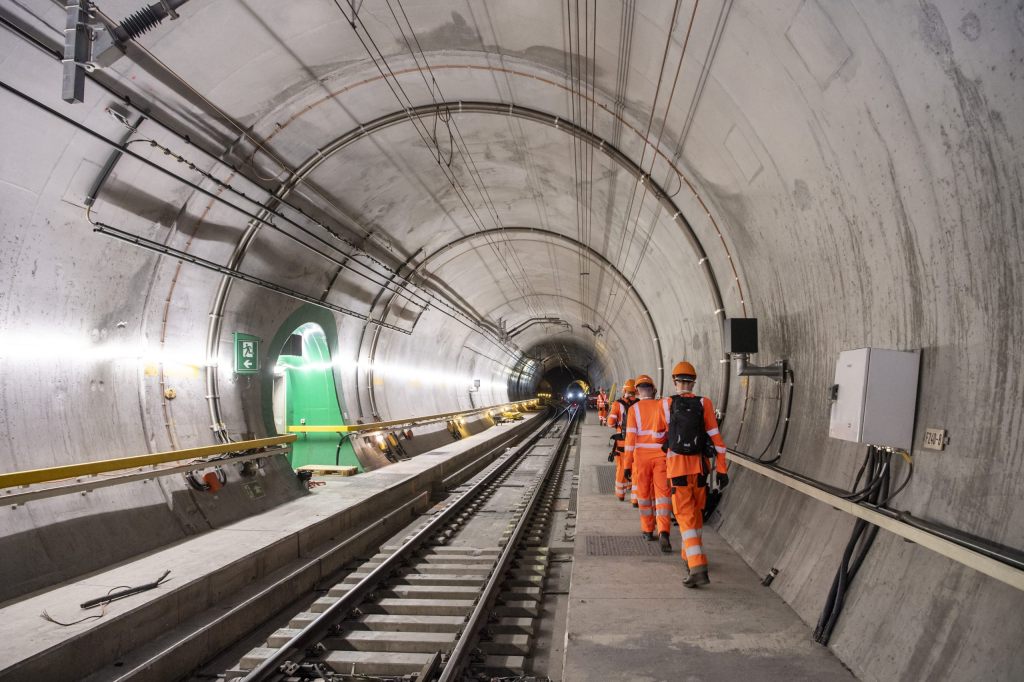 Räumungsarbeiten im Gotthard-Basistunnel beendet