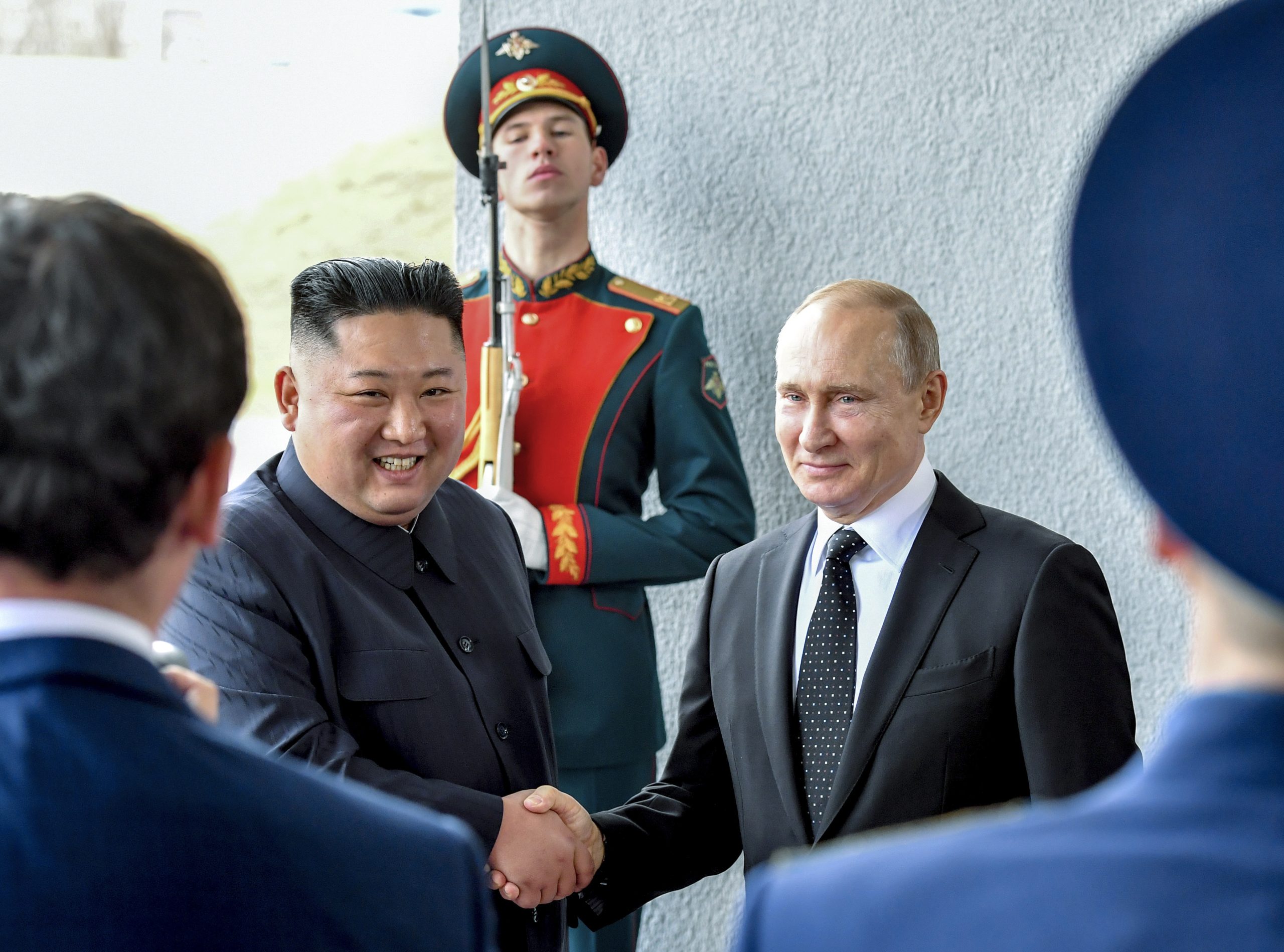 Kim Jong Un könnte Putin bald Waffen liefern