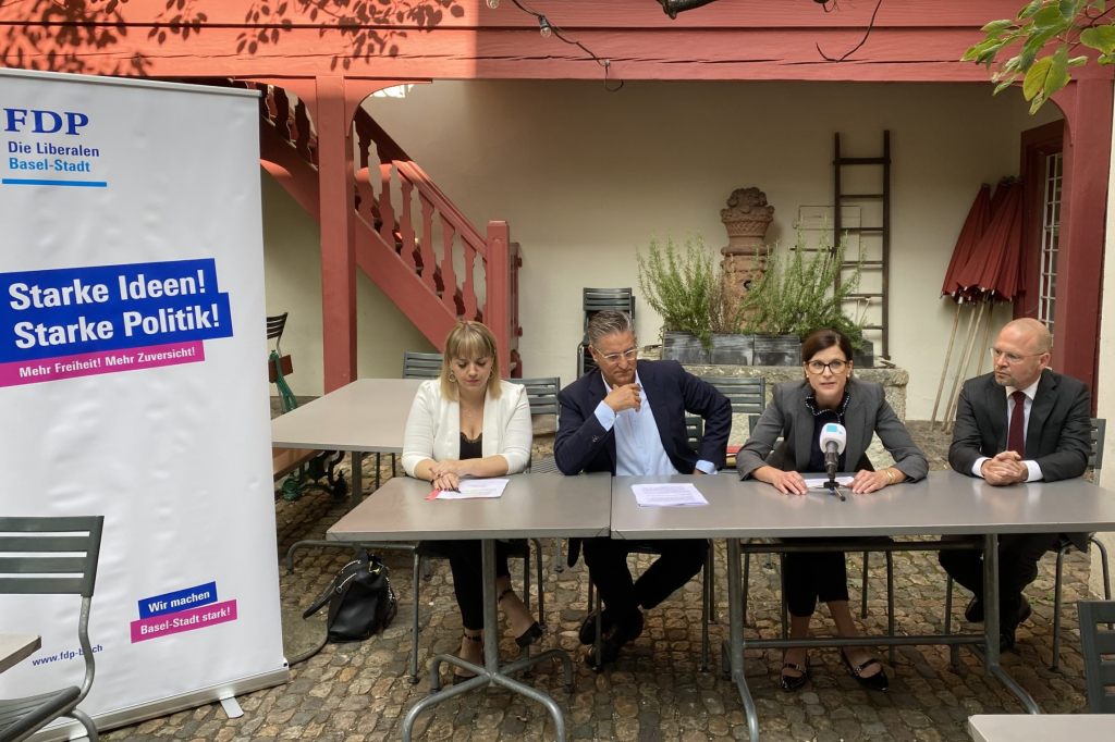 FDP lanciert Wahlkampf: «Werden von links und rechts bedroht»