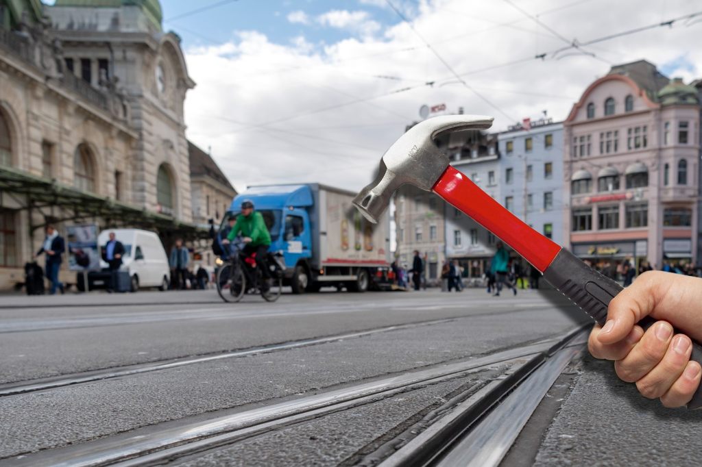 Bundesgericht lehnt Gesuch ab: Basler Hammer-Angreifer muss in Haft bleiben