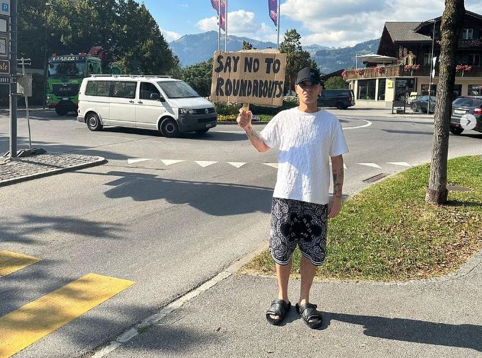 Robbie Williams (49) – Der günstigste Demonstrant der Schweiz