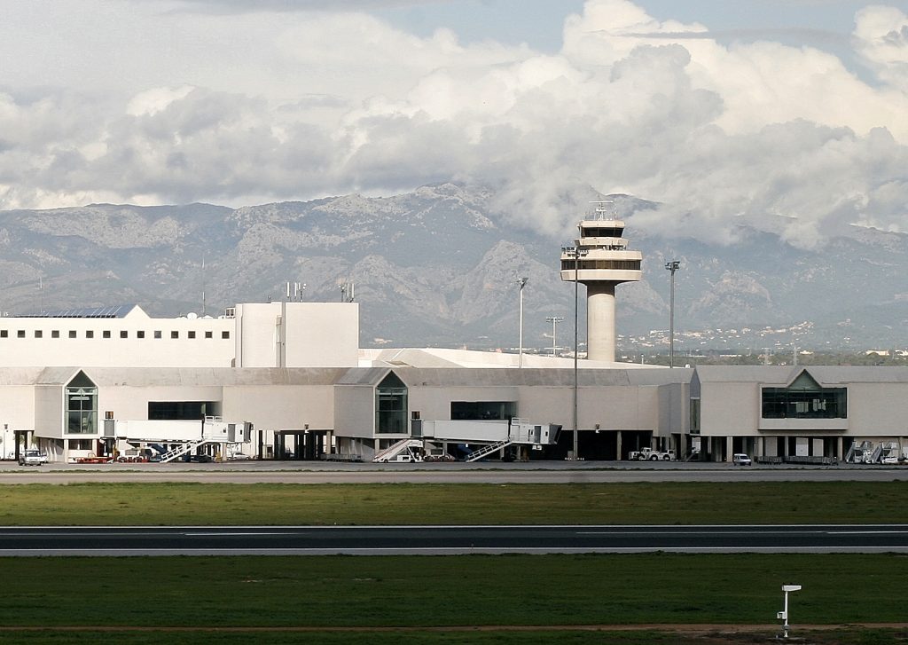 Flugzeug muss wegen Todesfall an Bord auf Mallorca zwischenlanden