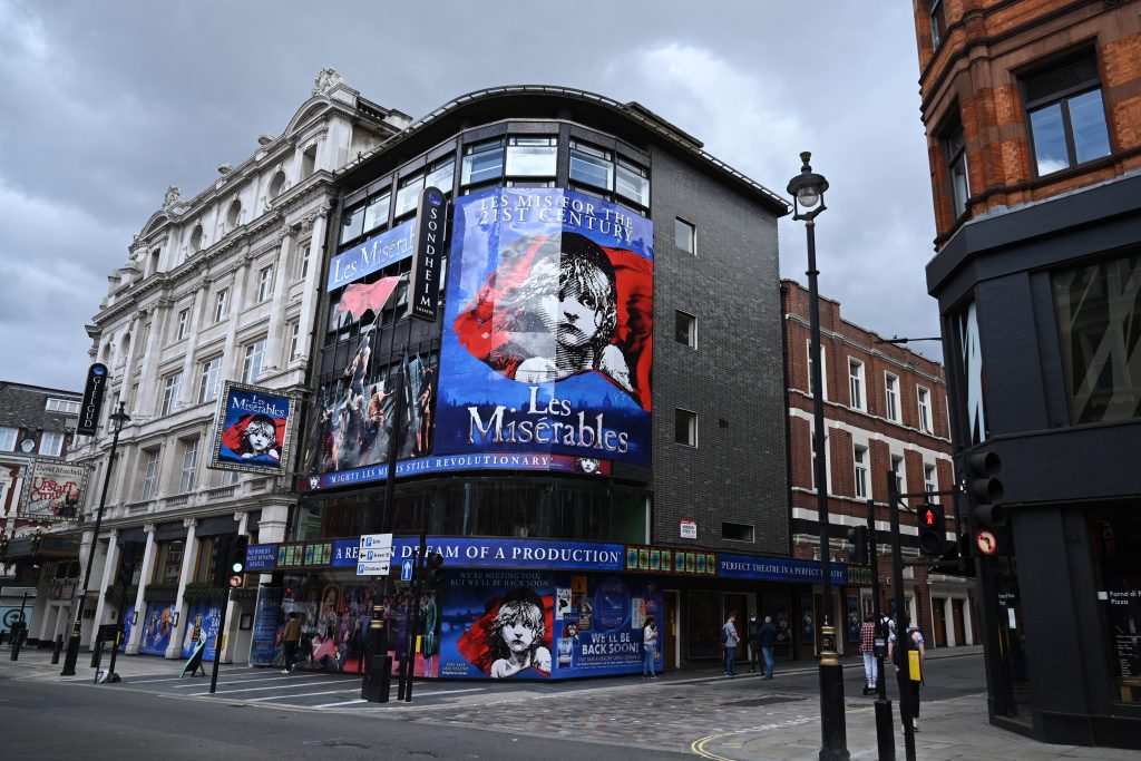 Klimaaktivisten stören Musical «Les Misérables»» in London