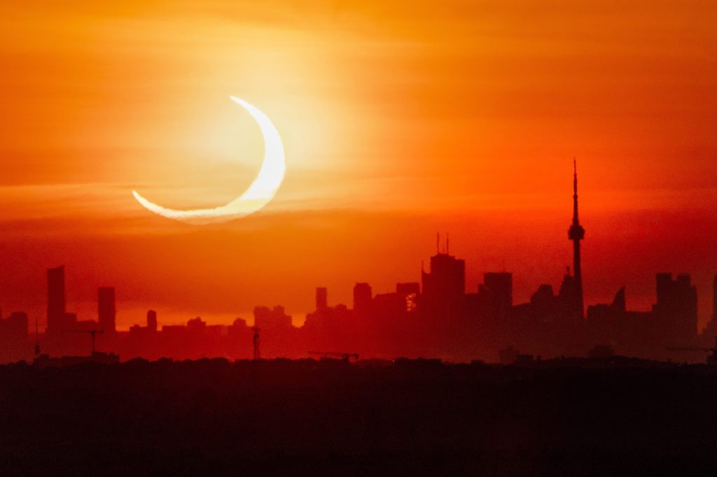Seltene Feuerkranz-Sonnenfinsternis in Amerika zu bewundern
