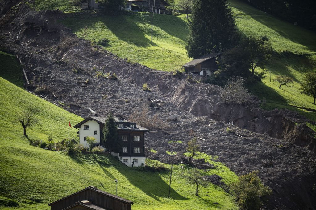 Bewohner dürfen zurück in ihre Häuser: Glarus öffnet einzelne Gefahrenzonen