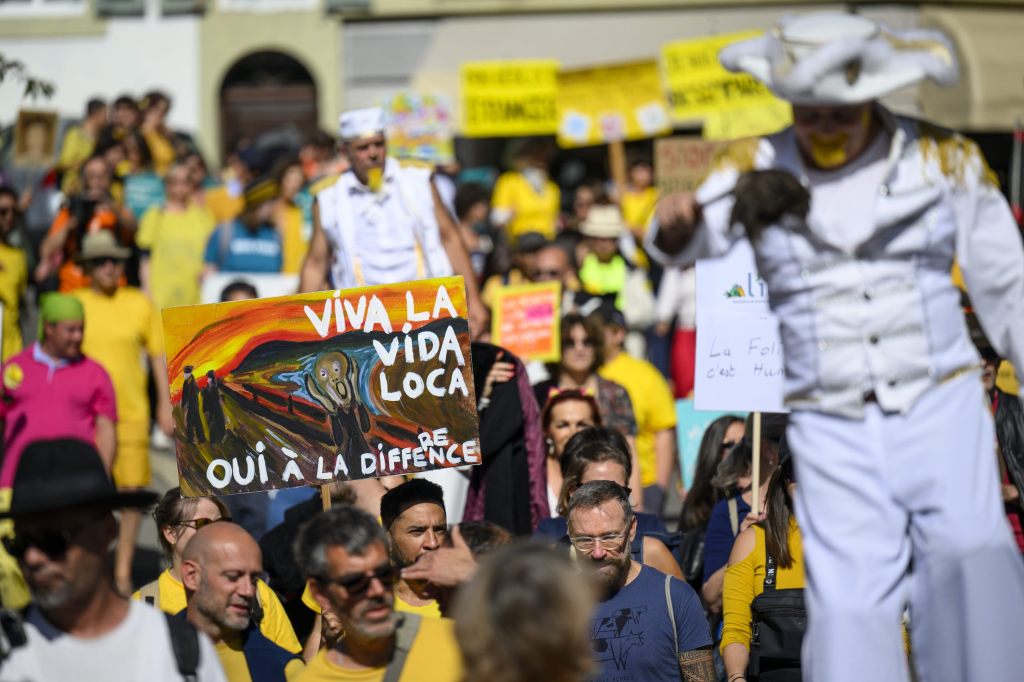 Rund 1000 Demo-Teilnehmende an Mad Pride 2023