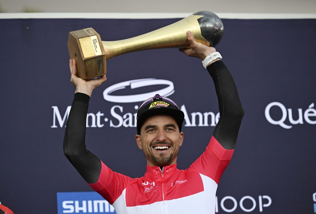 Nino Schurter (37) zum neunten Mal Gesamtweltcupsieger