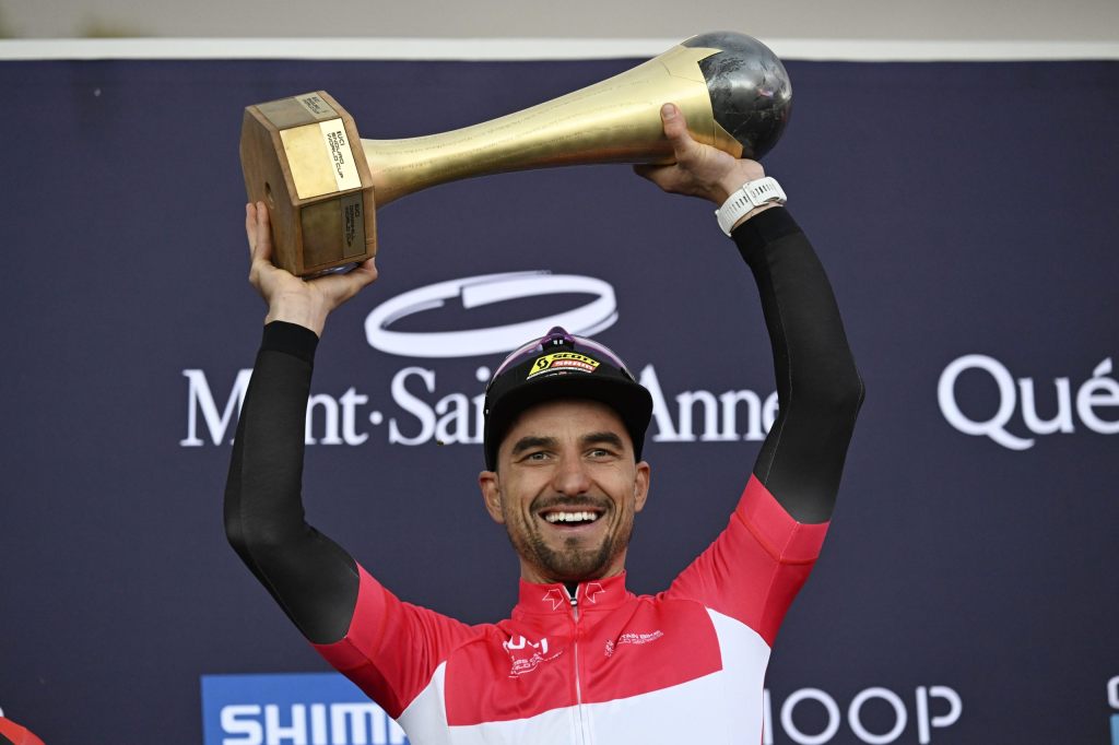 Nino Schurter (37) zum neunten Mal Gesamtweltcupsieger