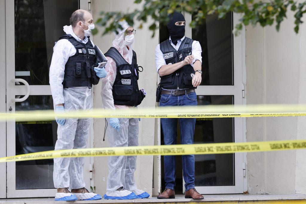Nach tödlichem Messerangriff: Frankreich ruft höchste Terrorwarnstufe aus
