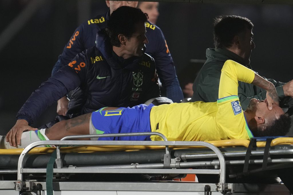 Neymar fällt monatelang aus