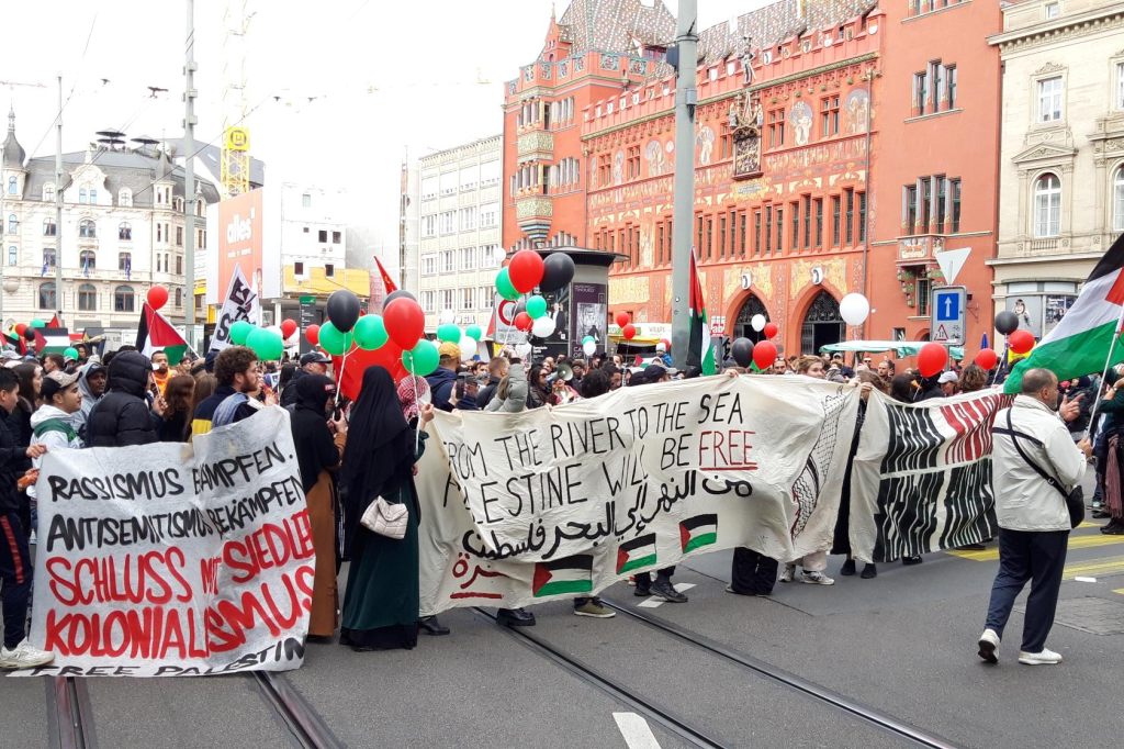 300 Personen demonstrierten an unbewilligter Palästina-Kundgebung