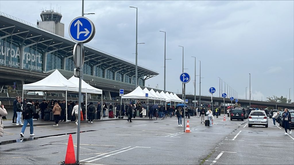 Fehlalarm: Bombenalarm am Euro-Airport am Abend aufgehoben