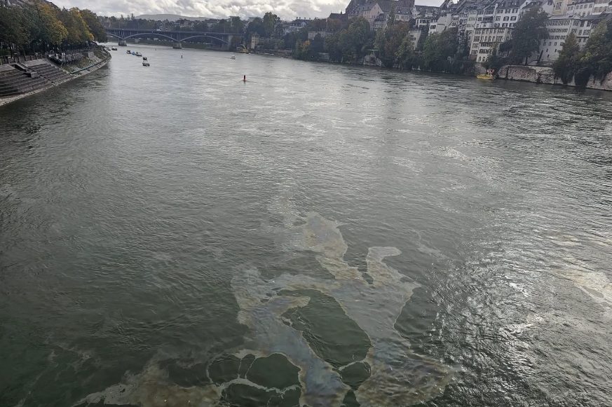 Tankschiff verlor nach Manövrierunfall Öl