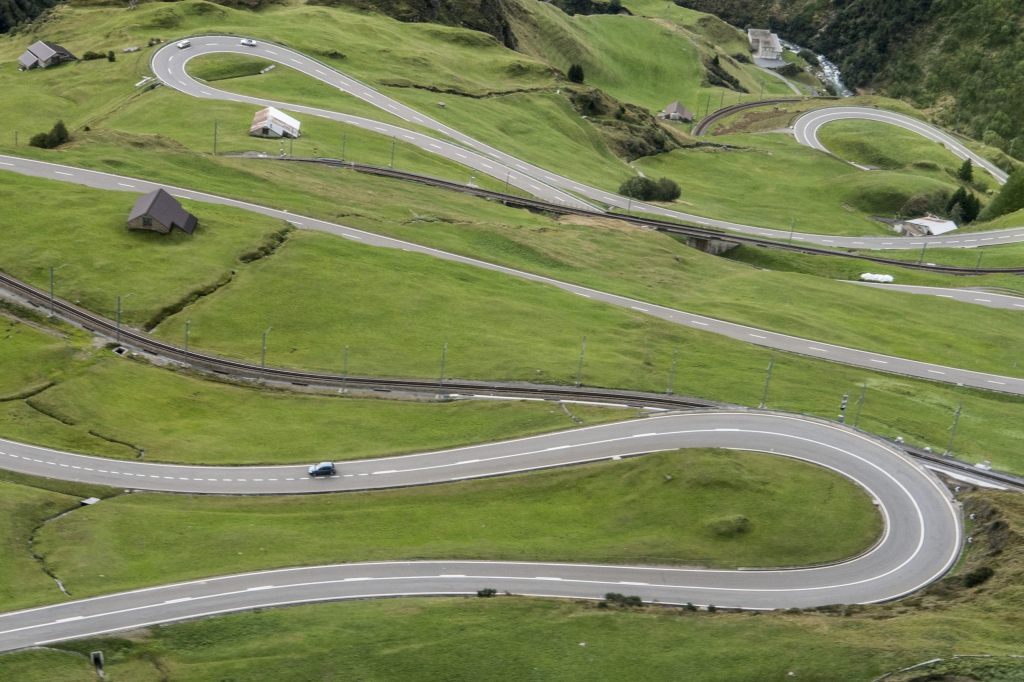 Italienerin bringt Kind auf Bergstrasse zur Welt
