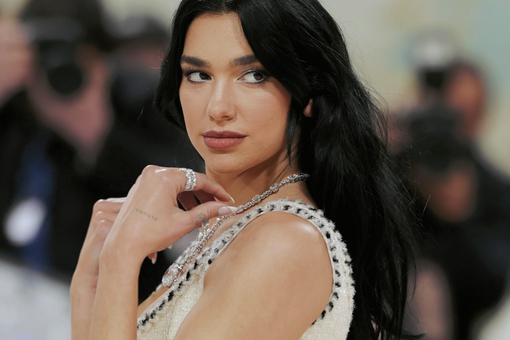 Dua Lipa stellt klar: Musik hat weiterhin Priorität