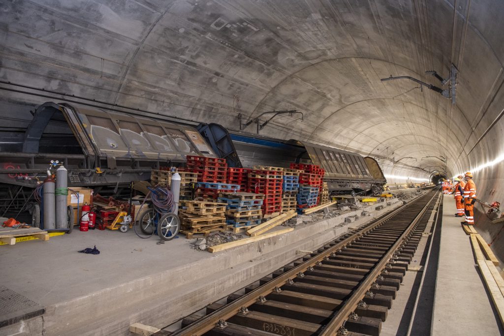 6500 Tonnen Beton müssen aus Gotthard-Basistunnel herausgefräst werden