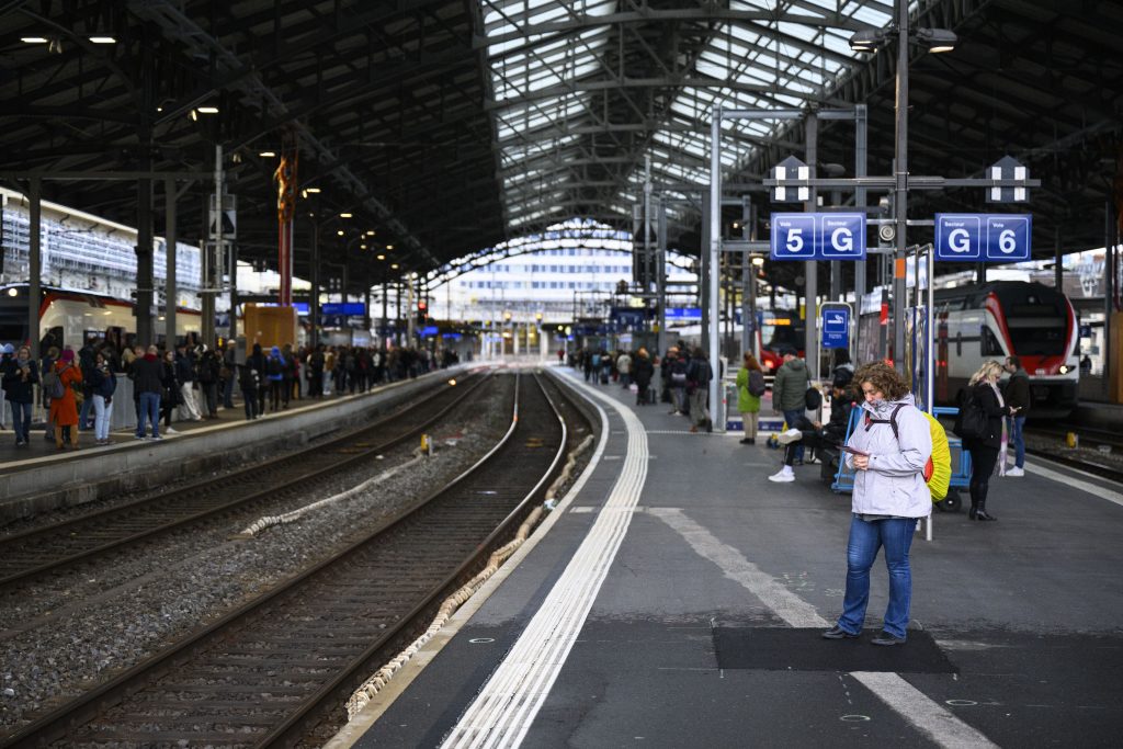 Bahnreisen in Skiorte werden einfacher und Pendler kommen früher von Brig nach Basel