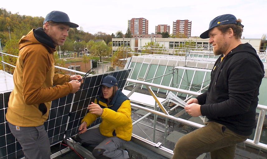 Auf den Dächern der Region: So dringend braucht es Solarinstallateure