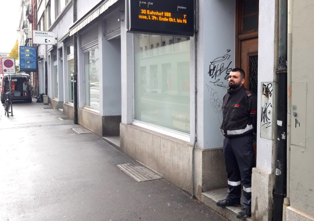 Sicherheitsleute statt Handwerker – Sanierung auf die lange Bank geschoben