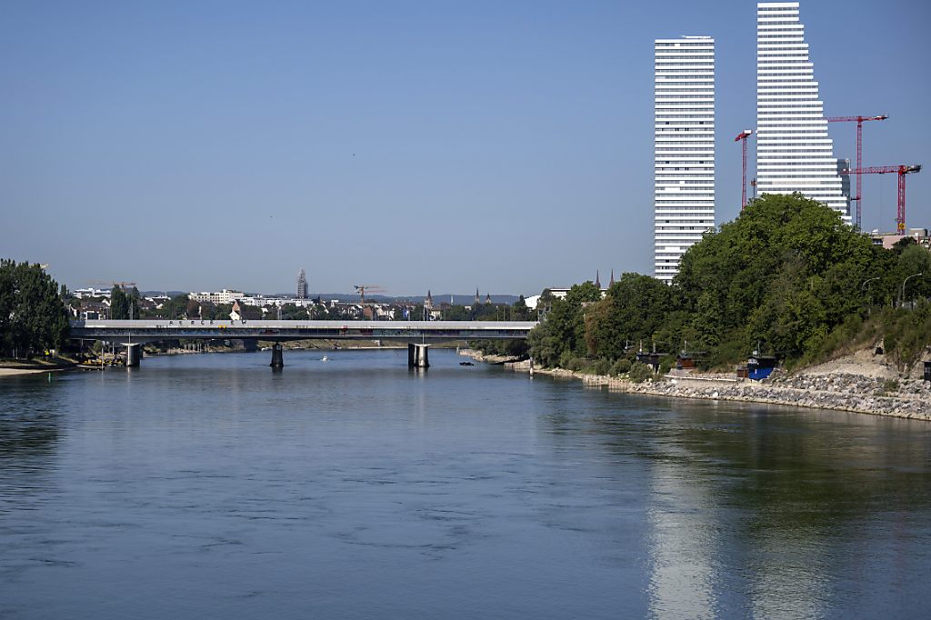 Rheinschifffahrt wegen Fest von Herzog und Nussbaumer gesperrt