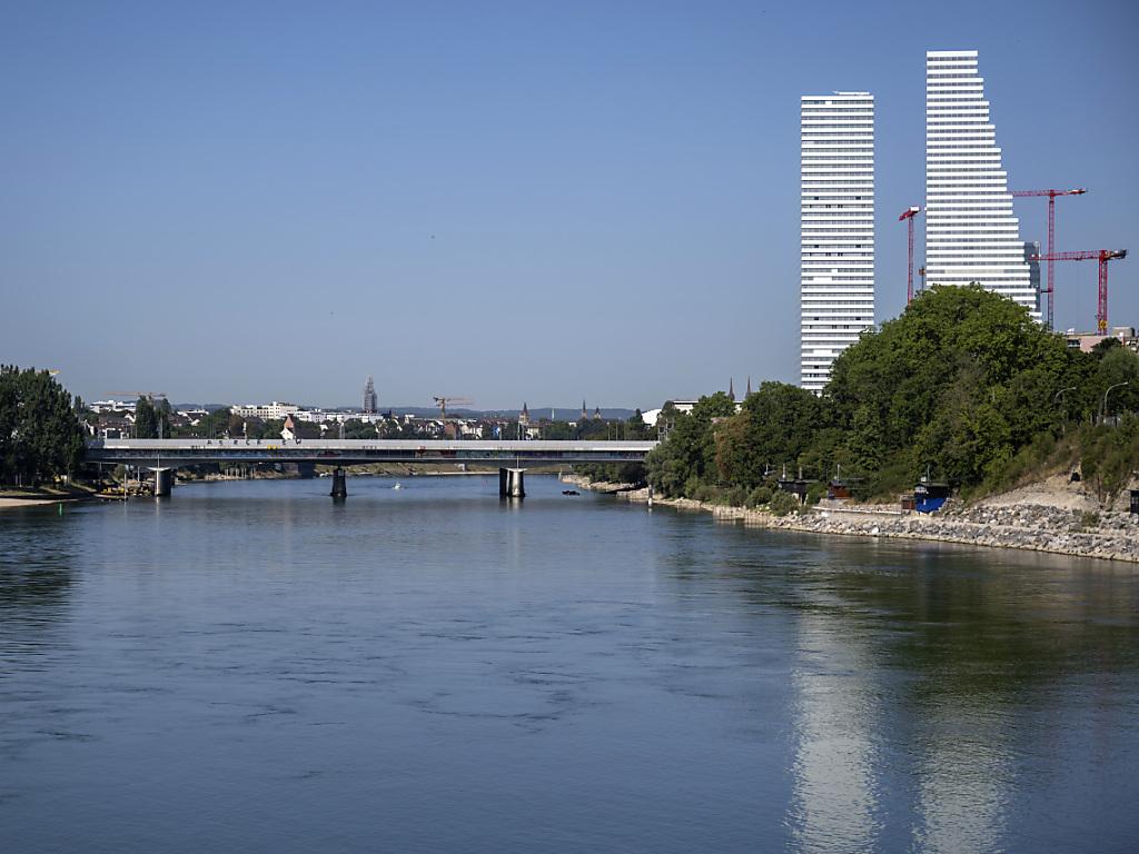 Rheinschifffahrt wegen Fest von Herzog und Nussbaumer gesperrt