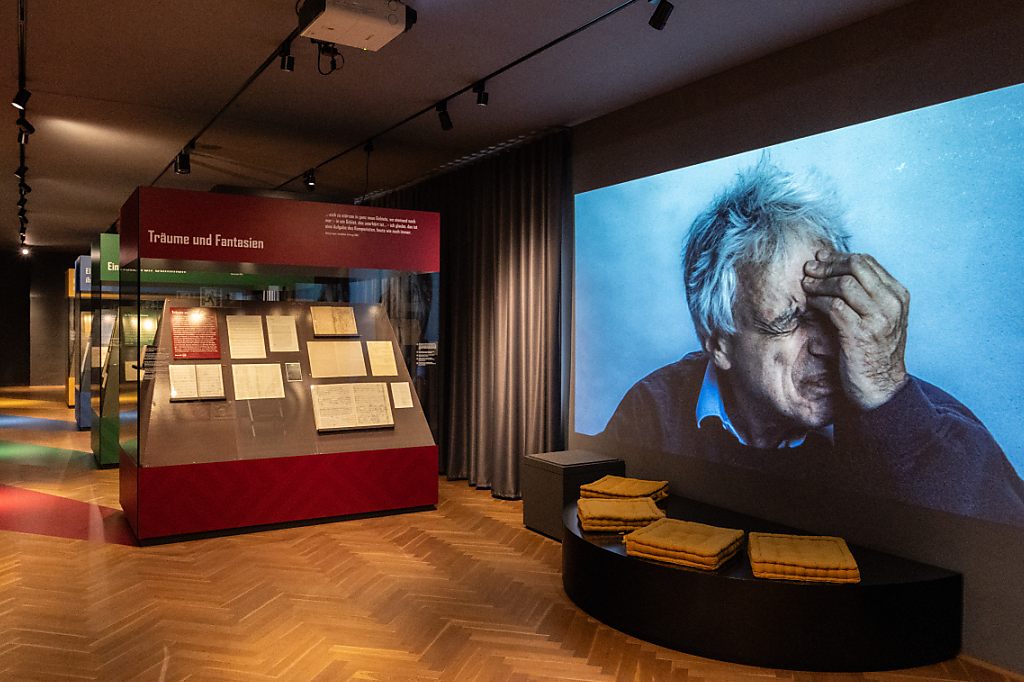 Sonderausstellung zum 100. Geburtstag von Komponist György Ligeti