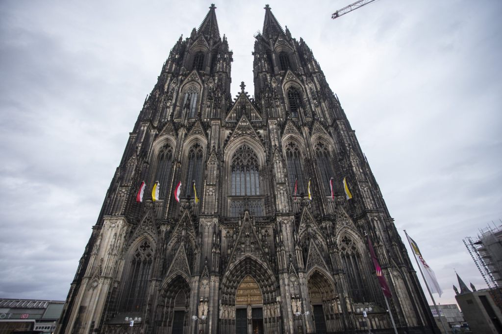 Spürhunde im Kölner Dom an Heiligabend