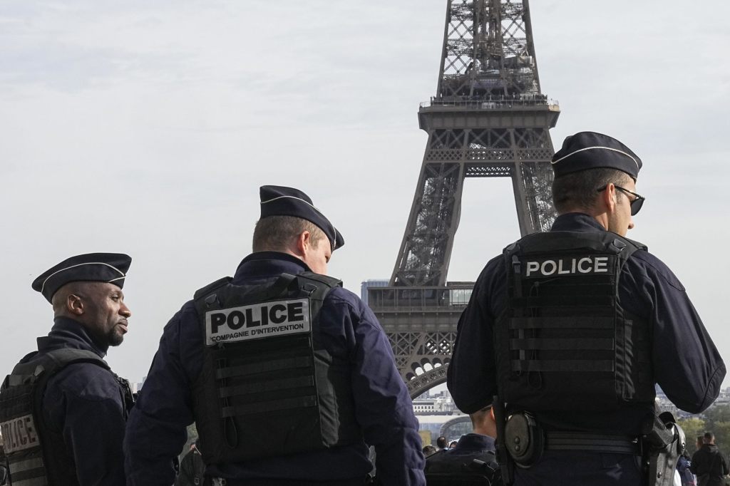 Ein Toter und zwei verletzte Personen nach Attacke in Paris