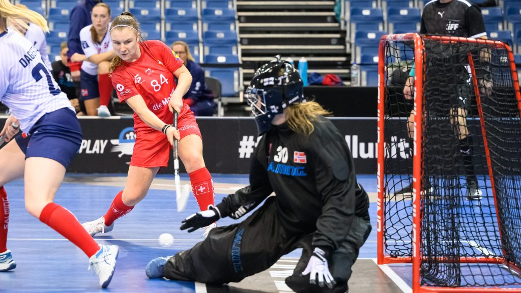 Unihockey-Frauen feiern erfolgreichen WM-Auftakt