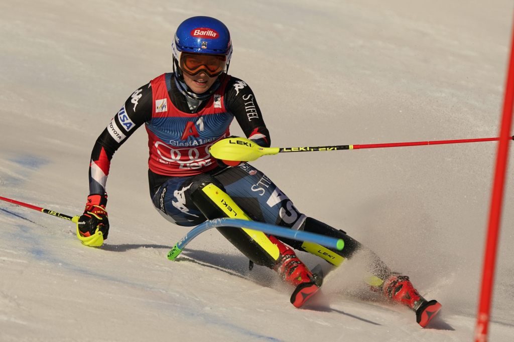 Shiffrin gewinnt Slalom – Michelle Gisin auf dem Podest