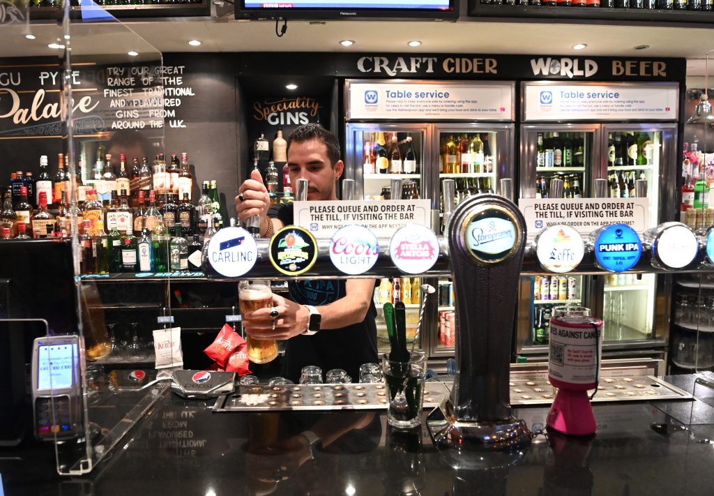 Grossbritannien verliert 2023 mehr als 500 Pubs