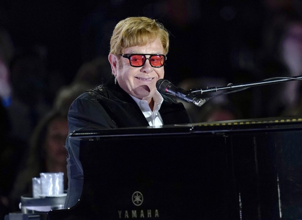 Elton John lässt Objekte aus Wohnung in Atlanta versteigern
