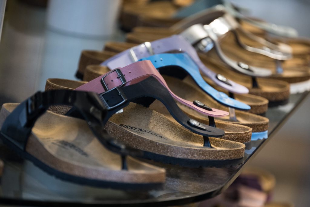 Birkenstock erwartet deutliches Umsatzplus