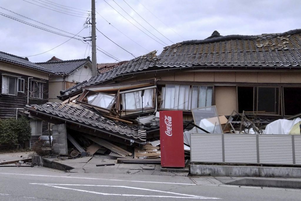 Schweres Erdbeben löst Tsunamiwarnung aus