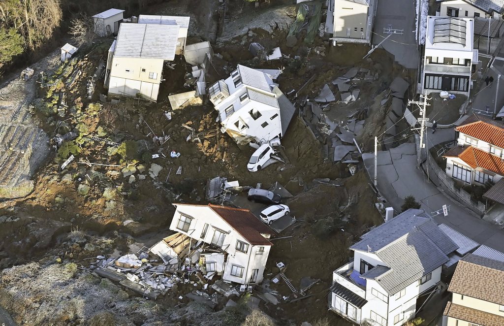 Mindestens 48 Tote nach Serie starker Beben in Japan