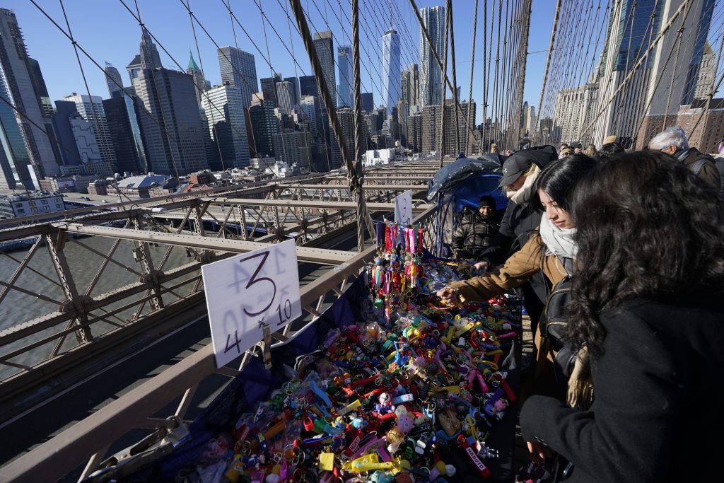 Souvenir-Stände von Brooklyn Bridge verbannt &#8211; nur noch Fotos möglich