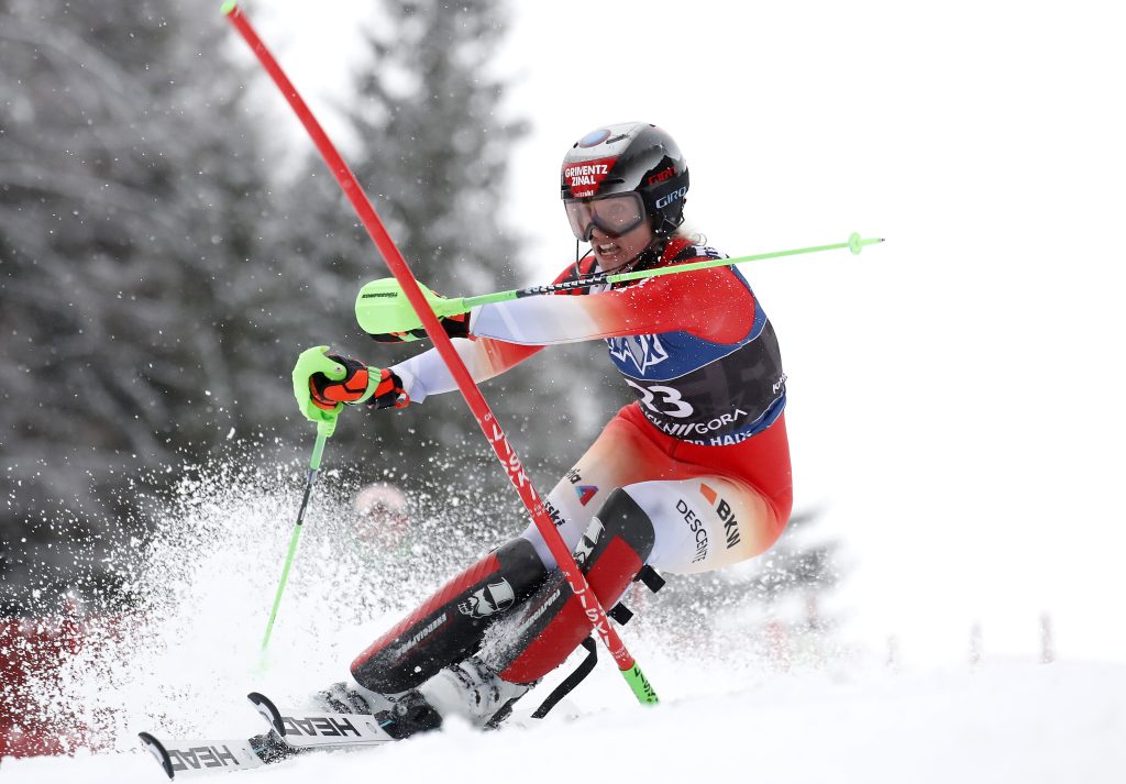 Camille Rast in Kranjska Gora knapp neben dem Podest