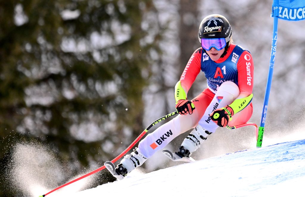 Gut-Behrami im ersten Super-G in Zauchensee auf dem Podest