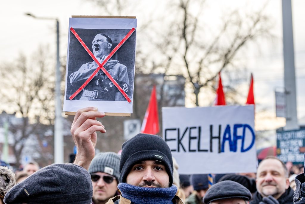 Münchner Demo gegen rechts wegen zu grossem Andrang abgebrochen