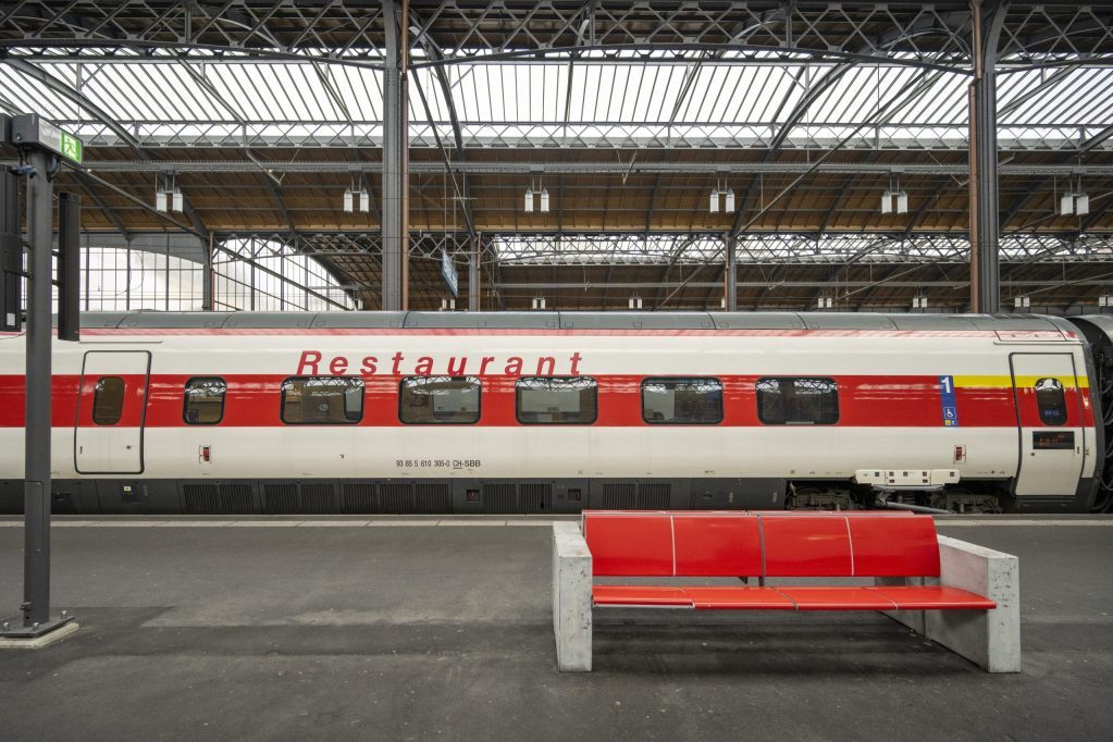 Verspätungen und Ausfälle: Zug blockiert Strecke