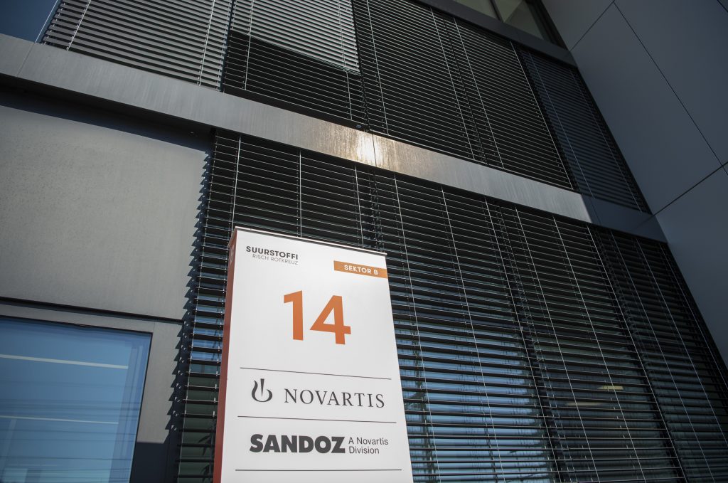 Sandoz übernimmt Nachahmerprodukt und greift so Novartis an