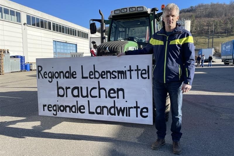 Bauern protestieren mit Traktoren im Baselbiet und Genf