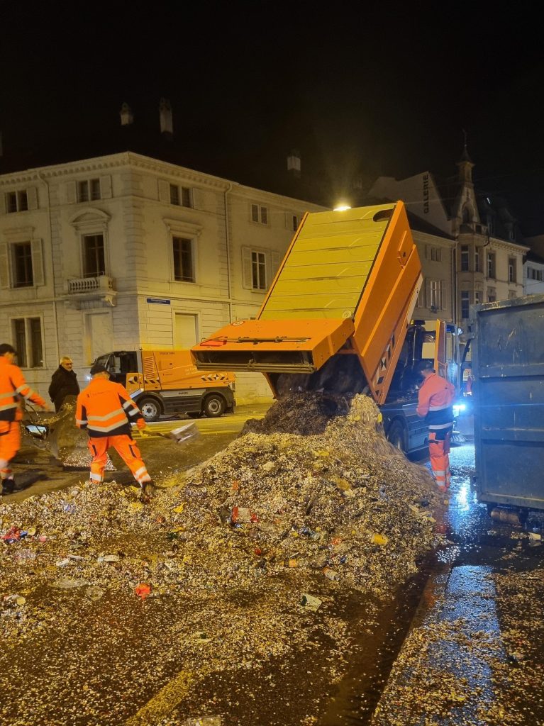 So viele Tonnen Räppli wischte die Stadtreinigung auf