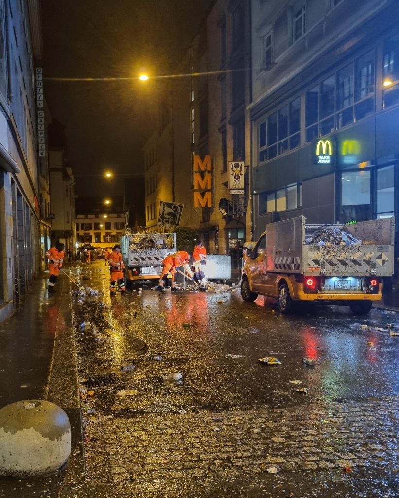 So viele Tonnen Räppli wischte die Stadtreinigung auf